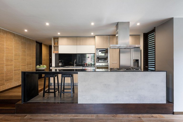 ATTIK 402 - Top of the Top Superior Residence