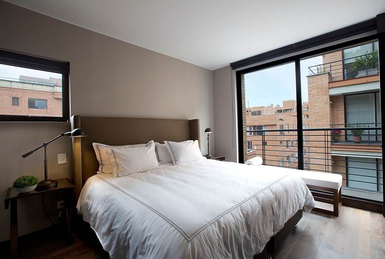 ATTIK 402 - Top of the Top Superior Residence